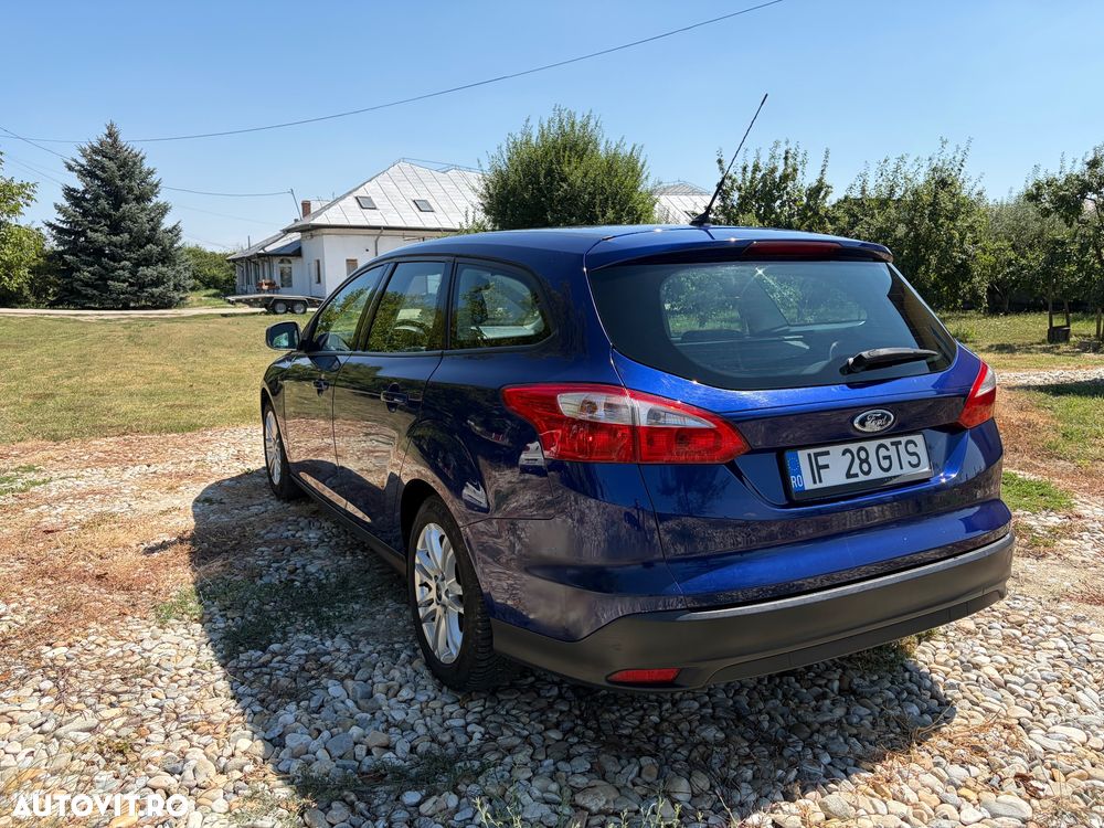 Ford Focus 1.6 TDCI ECOnetic 99g Start-Stopp-System SYNC Edition - 4