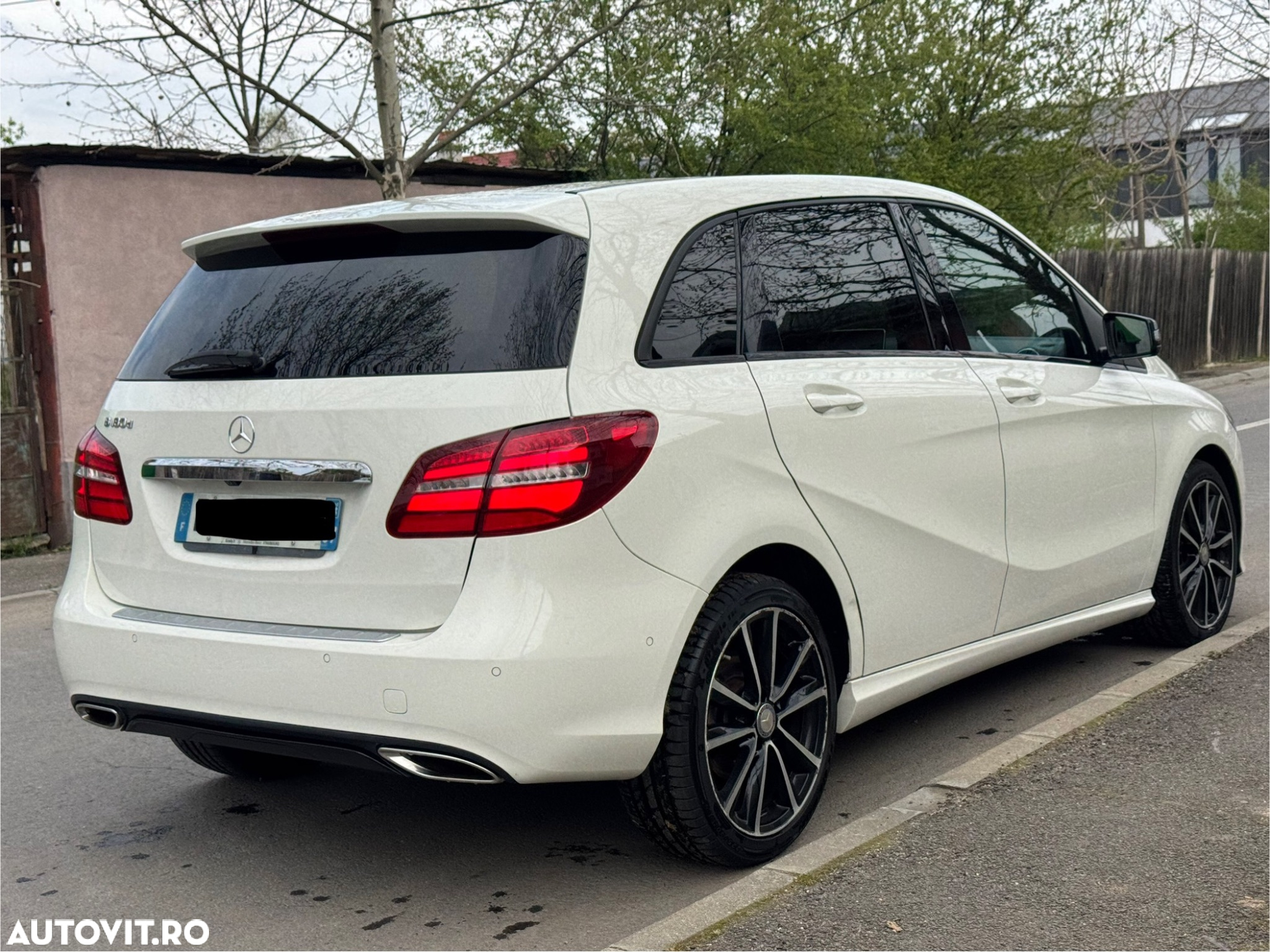 Mercedes-Benz B - 7