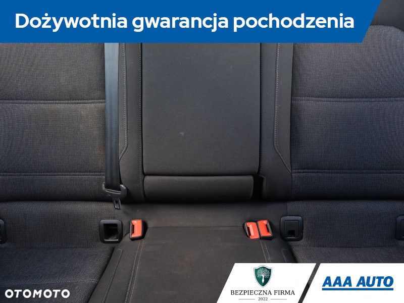 Volkswagen Passat - 11