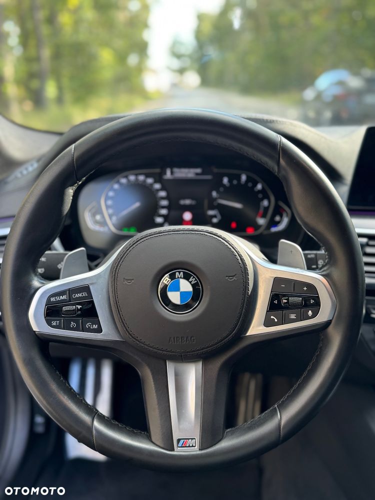 BMW Seria 5 530d xDrive Touring M Sport Edition - 25