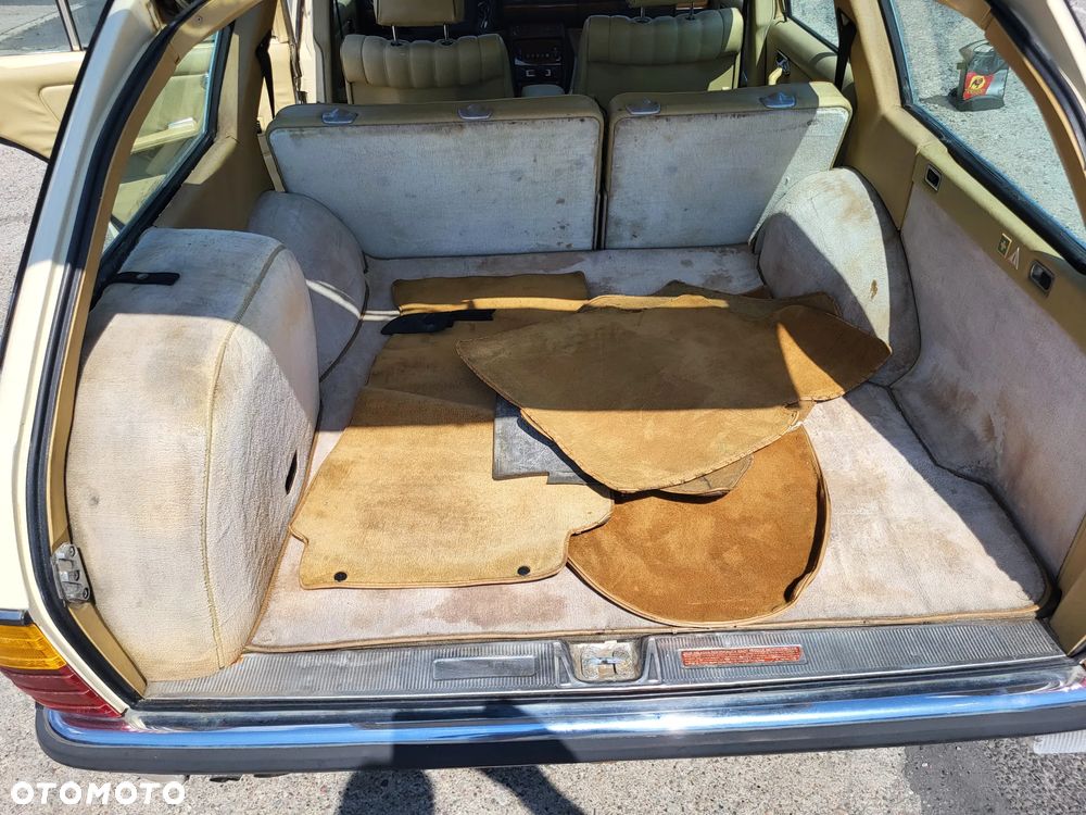 Mercedes-Benz W123 - 15