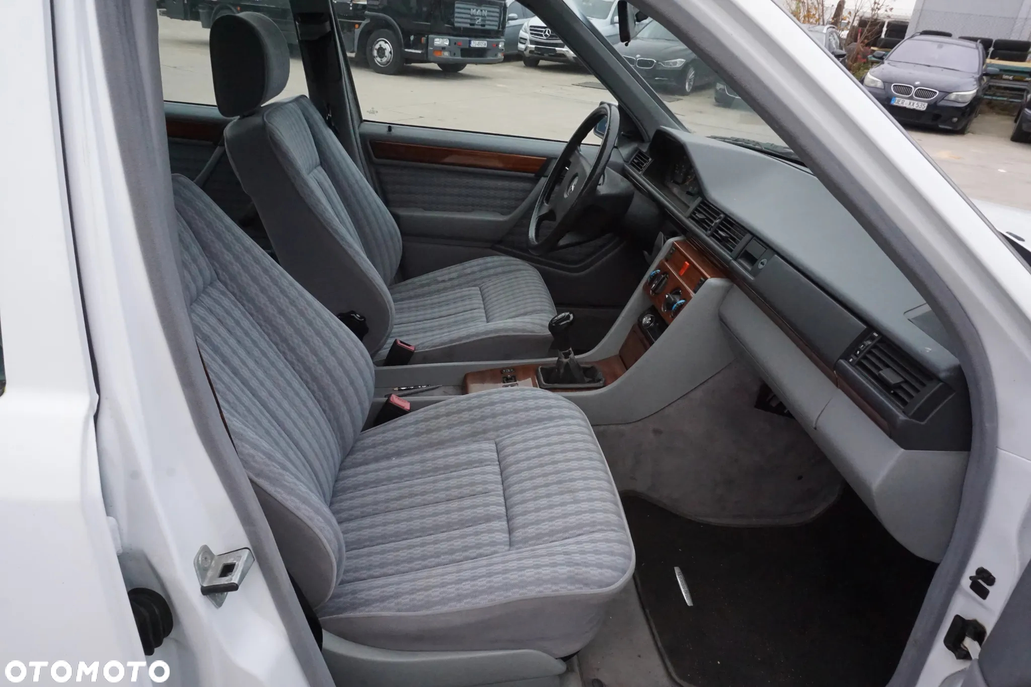 Mercedes-Benz W124 (1984-1993) - 10