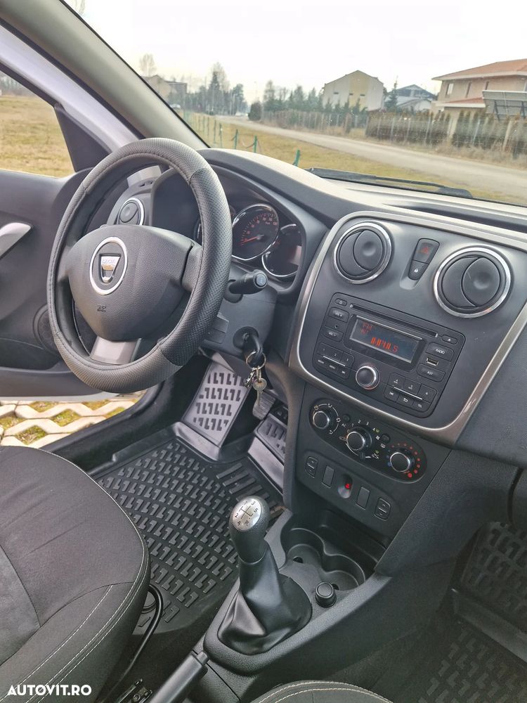 Dacia Logan TCe 90 Celebration - 9