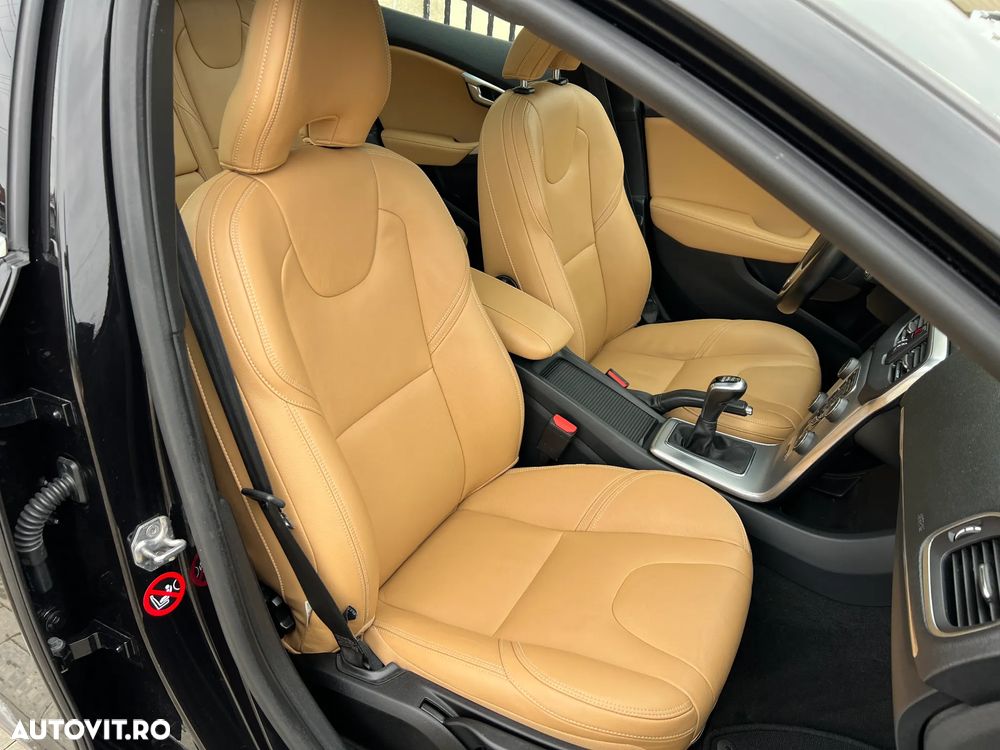 Volvo V40 D2 Inscription - 14