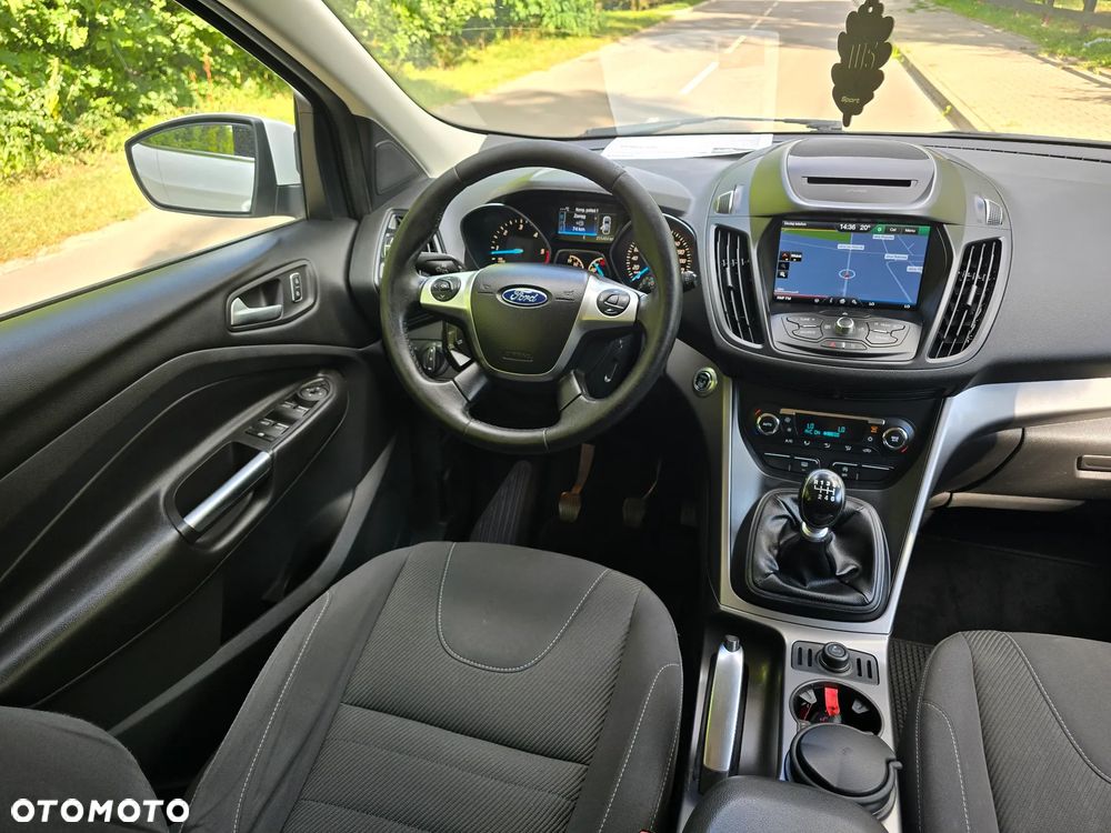 Ford Kuga 2.0 TDCi 2x4 Titanium - 28