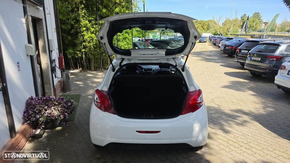 Peugeot 208 1.4 HDi - 6