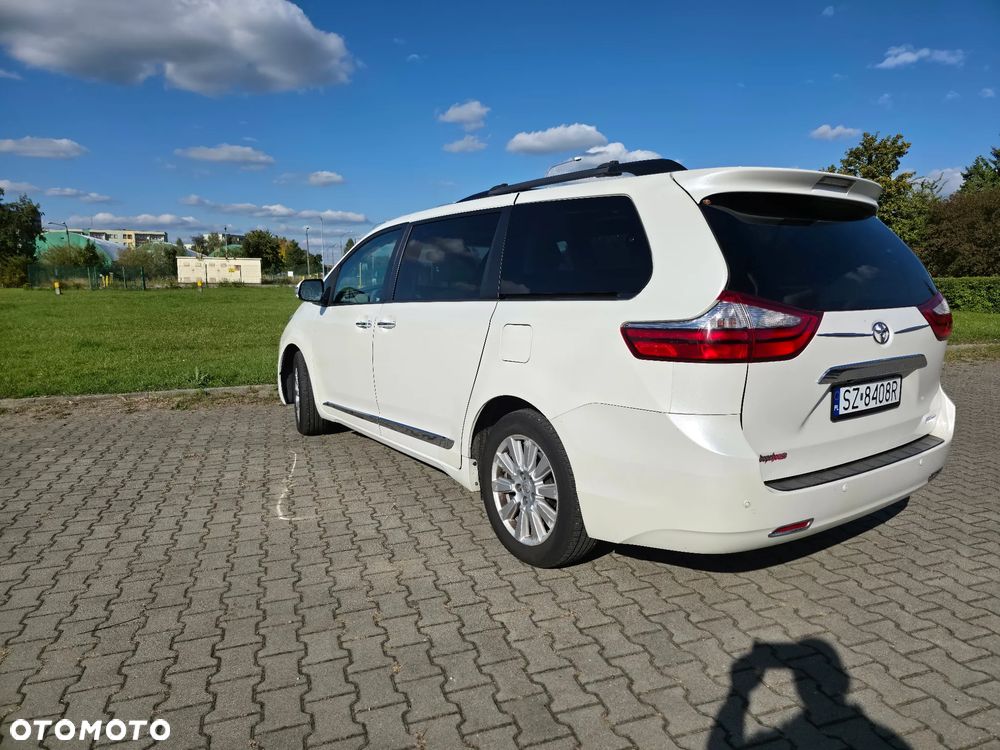 Toyota Sienna 3.5 V6 SE - 3