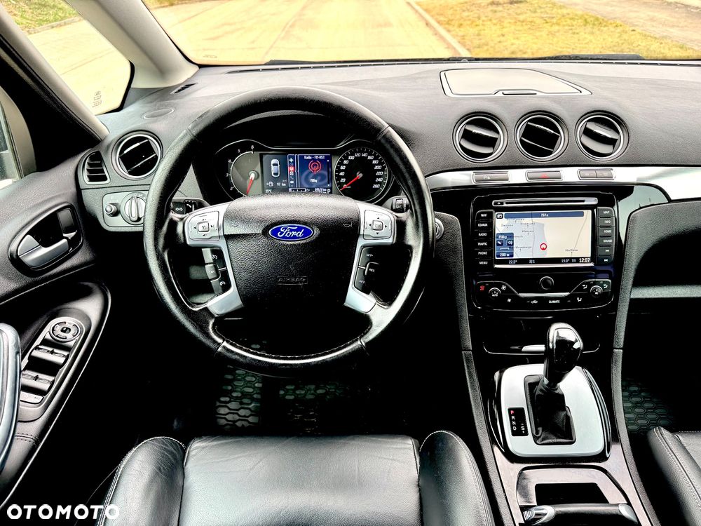 Ford S-Max - 13