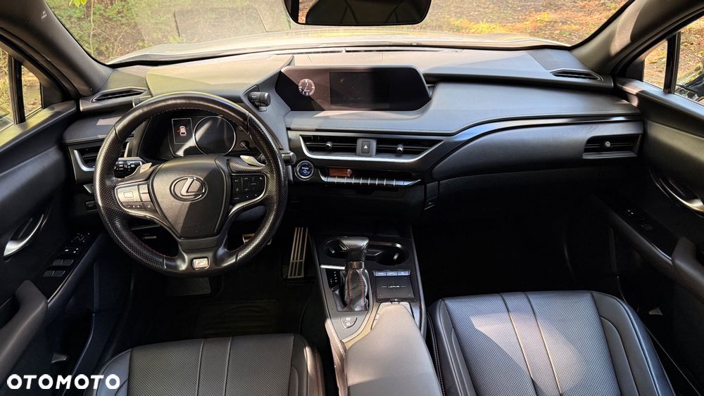 Lexus UX 250h F SPORT - 12