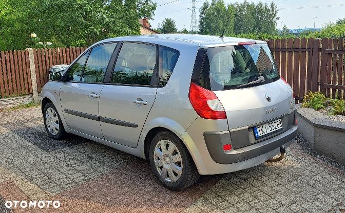 Renault Scenic 1.9 dCi FAP Avantage - 4
