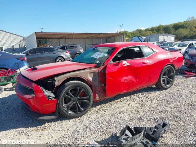 Dodge Challenger - 2