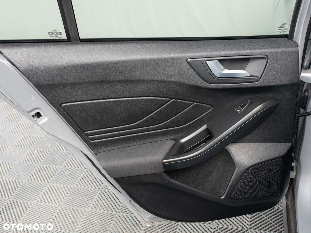Ford Focus - 25
