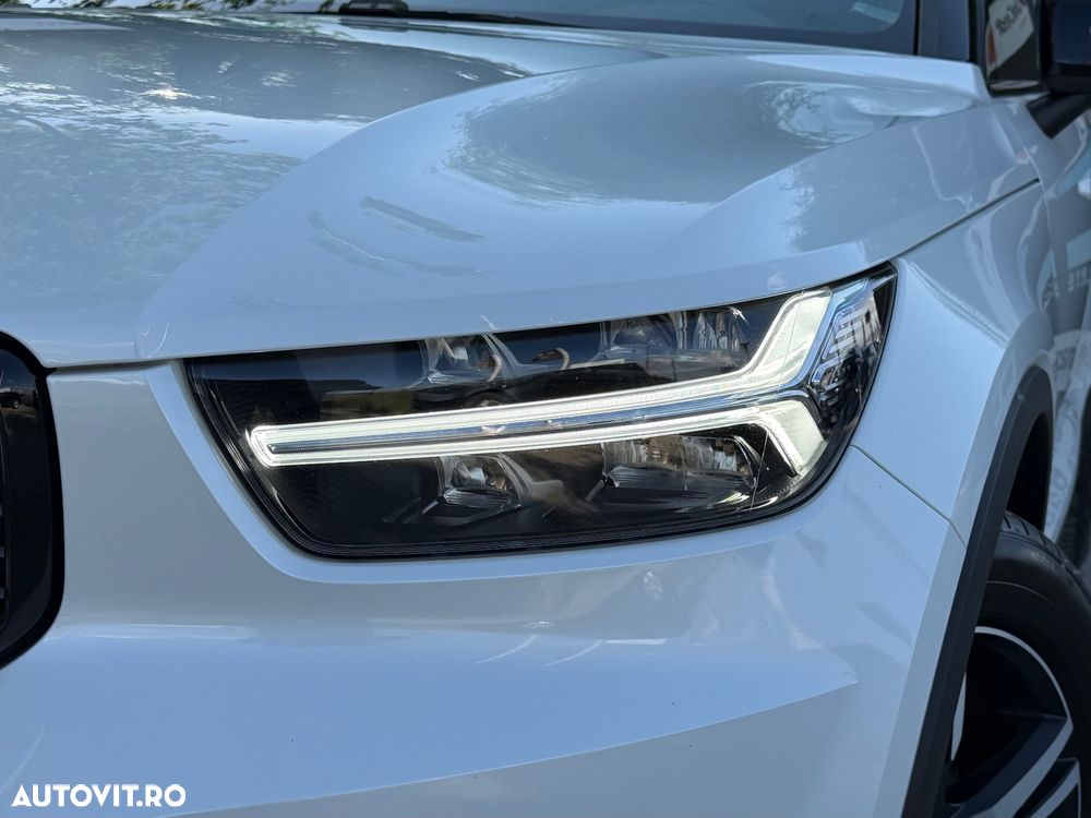Volvo XC 40 D4 AWD R-Design - 27