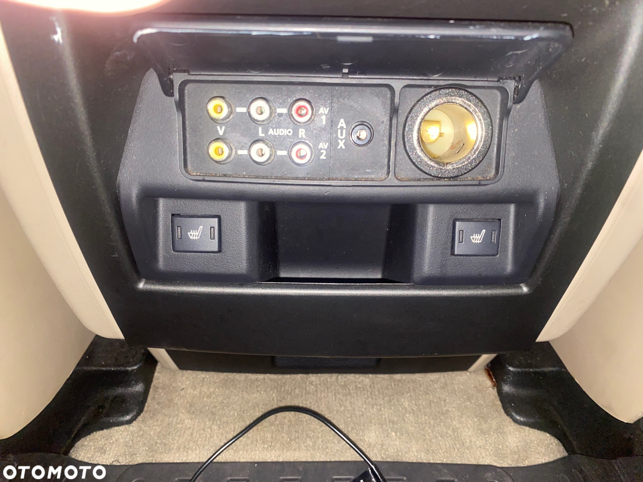Land Rover Discovery IV 5.0 V8 HSE - 12