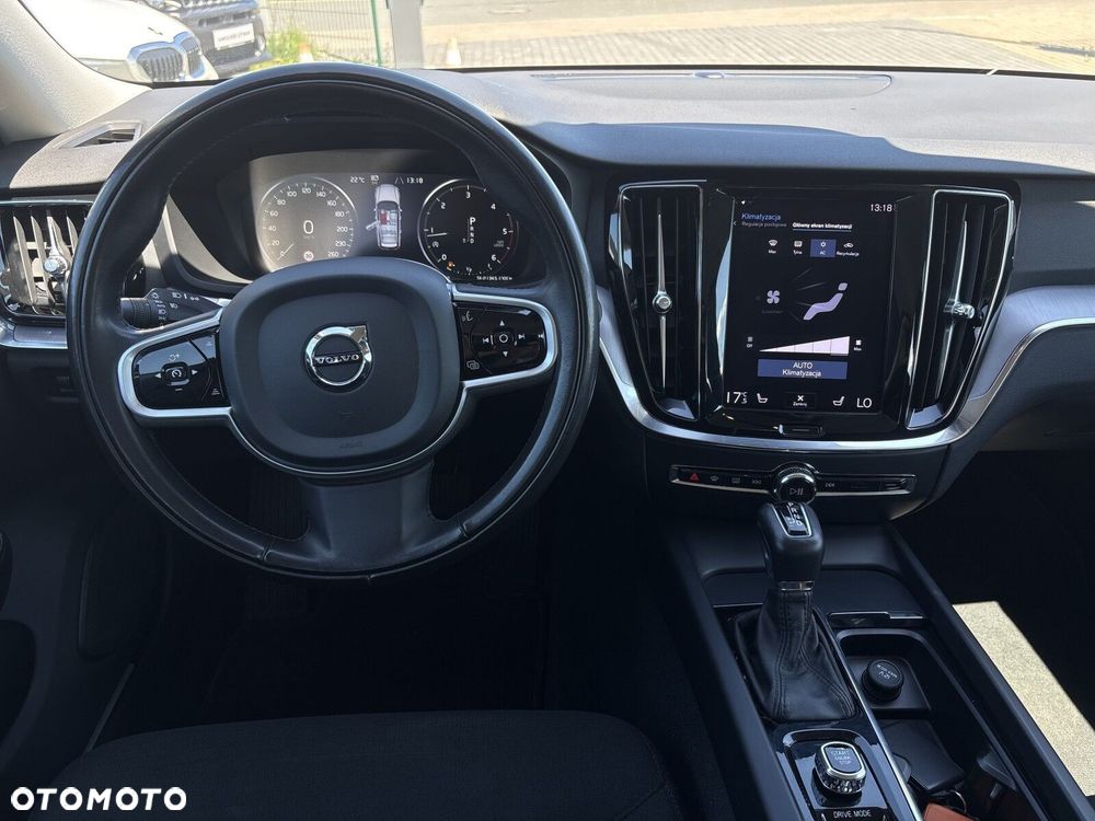 Volvo V60 D3 Momentum Pro - 12