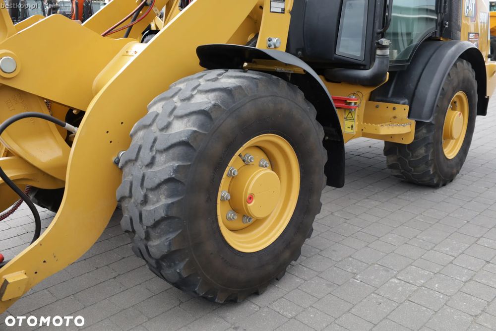 Caterpillar CAT 906M - 26