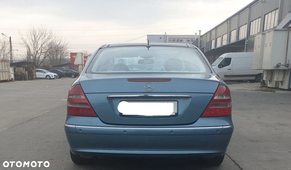 Mercedes-Benz Klasa E 320 4-Matic T Avantgarde - 4