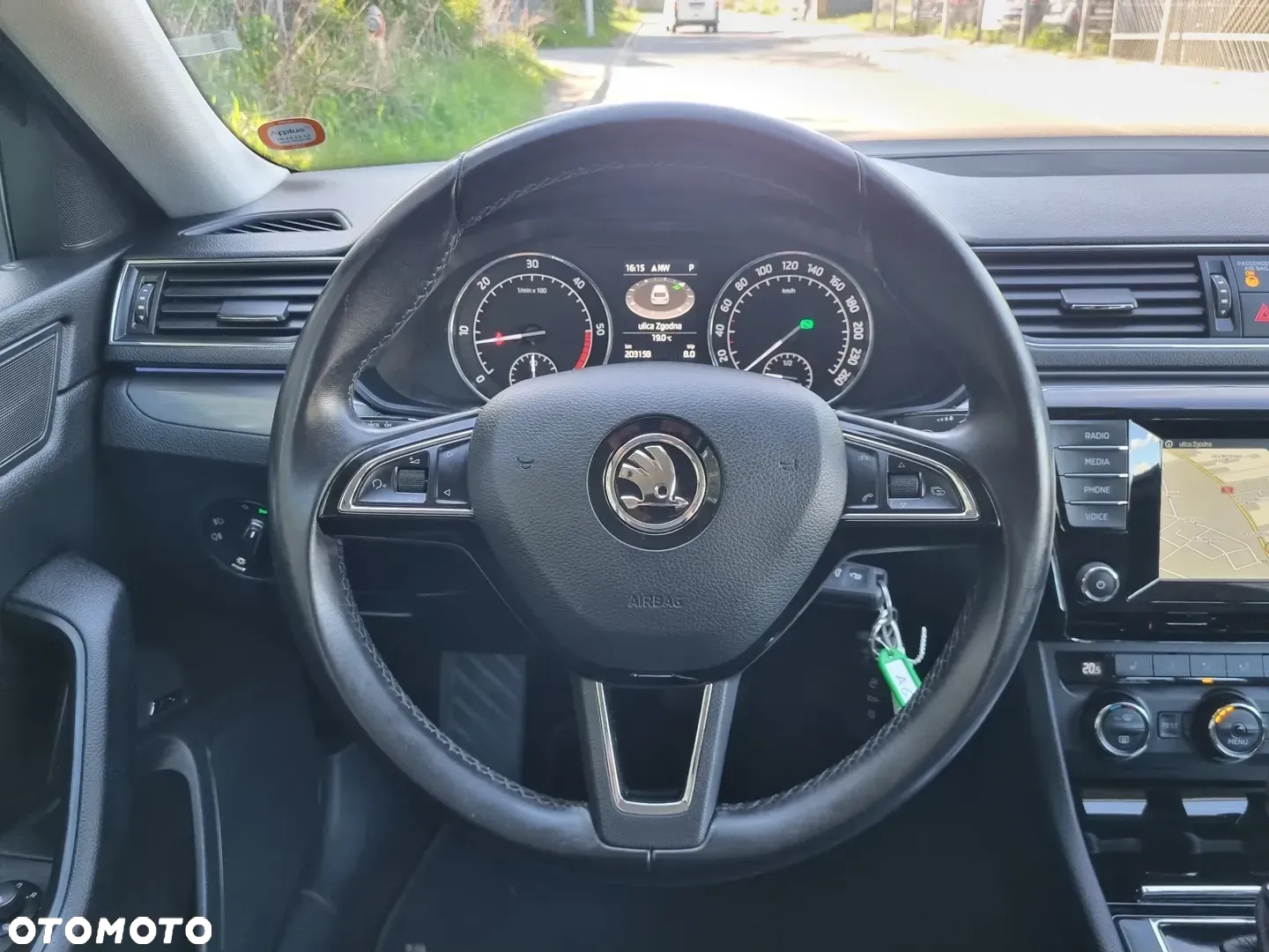 Skoda Superb 2.0 TDI DSG Active - 18