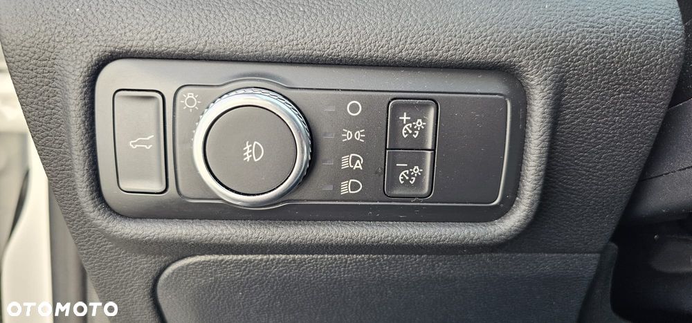 Ford Explorer - 22