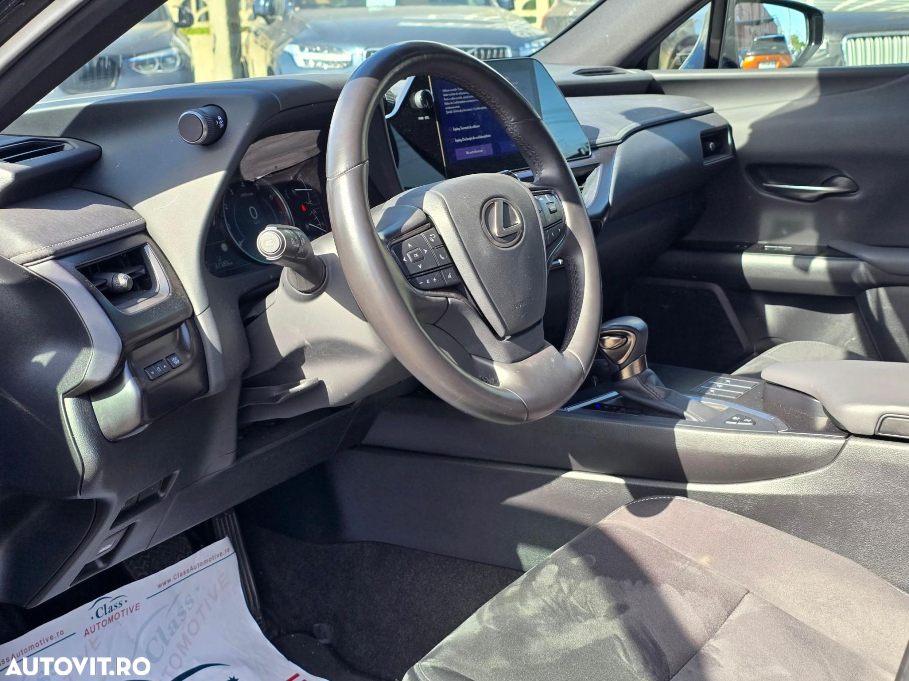 Lexus UX 250h 2.0L HEV 20H- (178 HP) 4X2 CVT Executive - 10