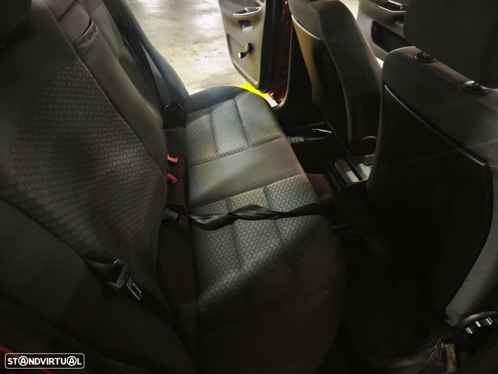 Audi A4 1.9 TDI Attraction EC - 17