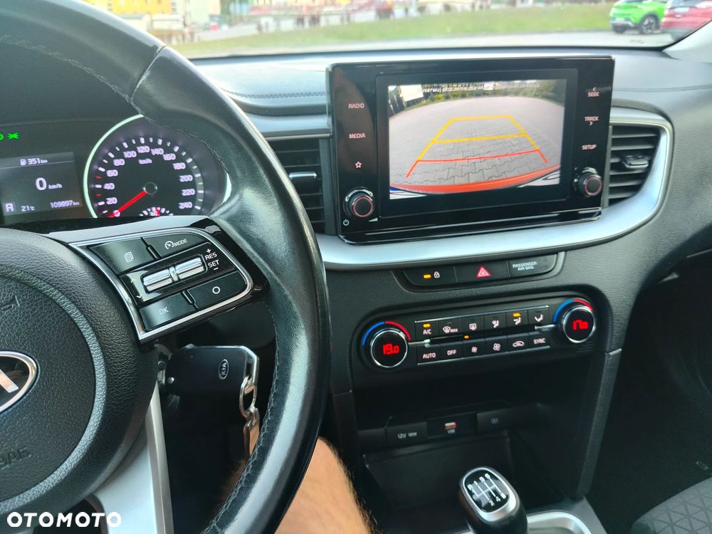 Kia XCeed 1.4 T-GDI M - 12