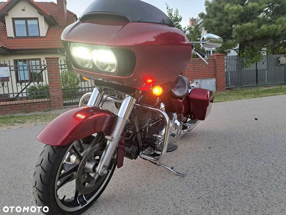 Harley-Davidson Touring Road Glide - 2