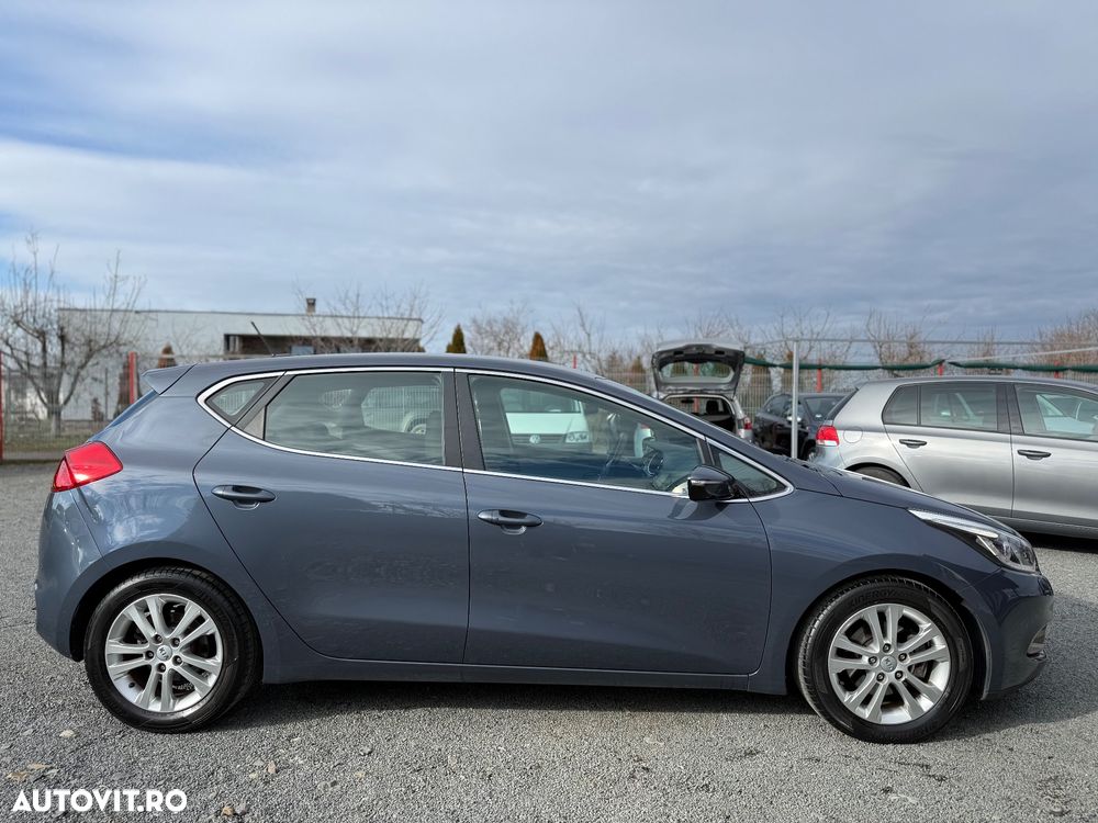 Kia Ceed 1.6 CRDi ISG Mind - 29