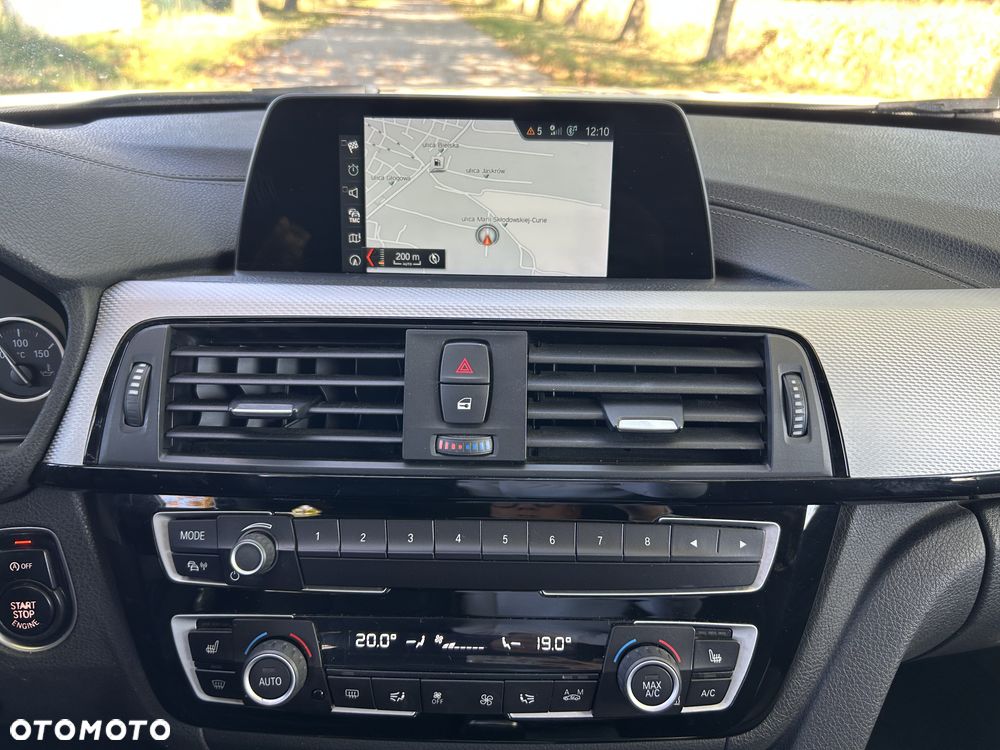 BMW Seria 3 320d M Sport - 10