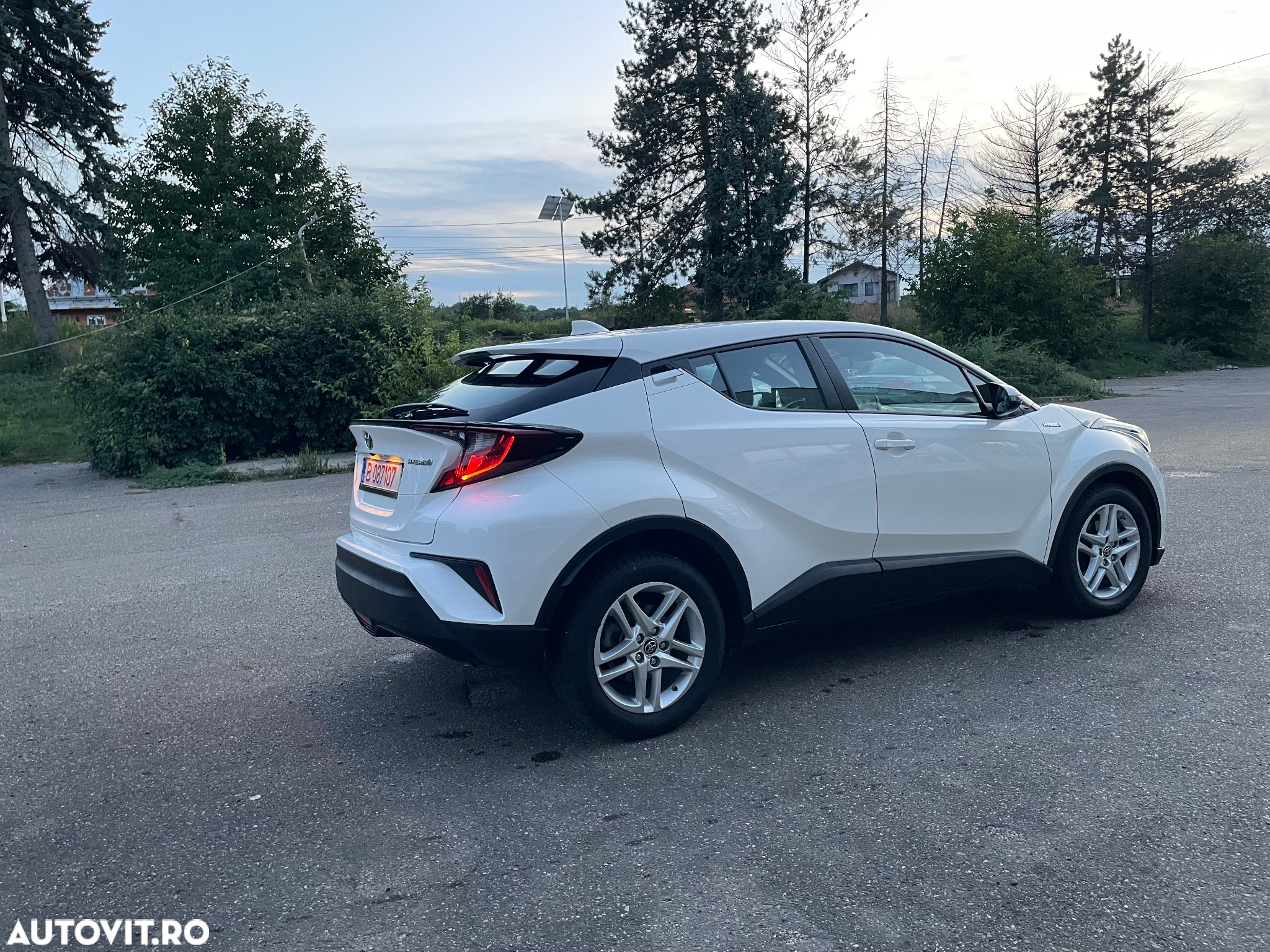 Toyota C-HR Hybrid Business-Edition - 5