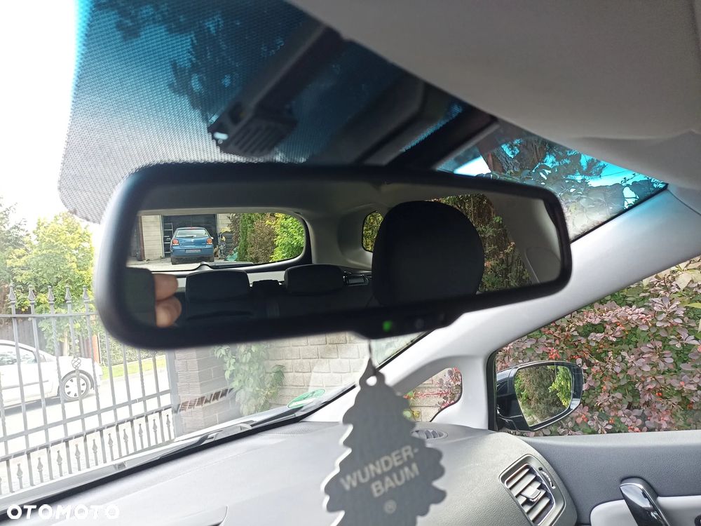 Kia Ceed - 31