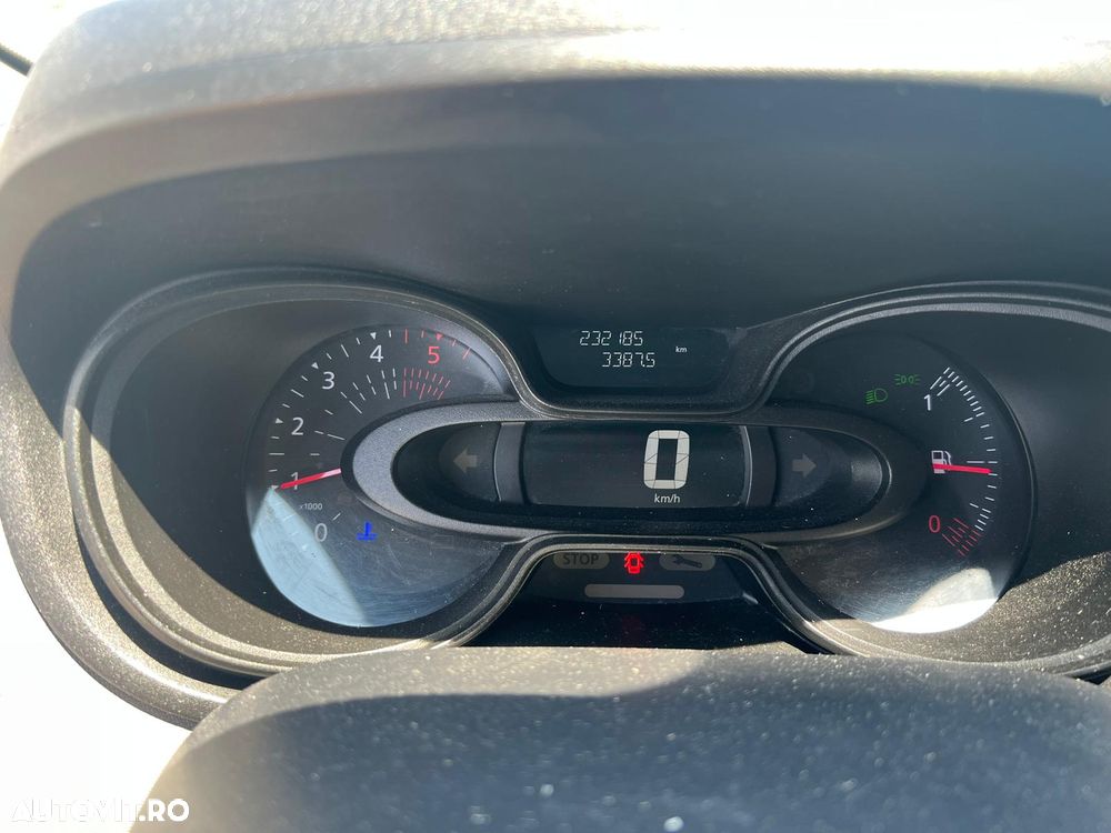 Renault Trafic - 12