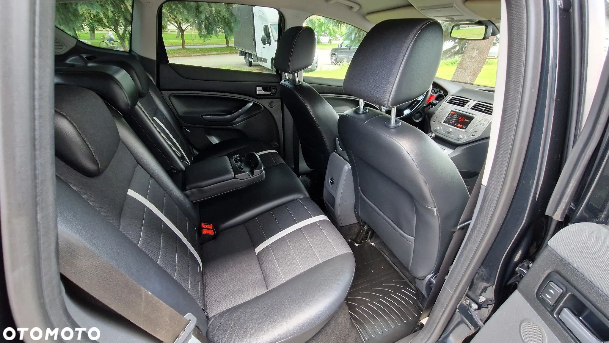 Ford Kuga - 27