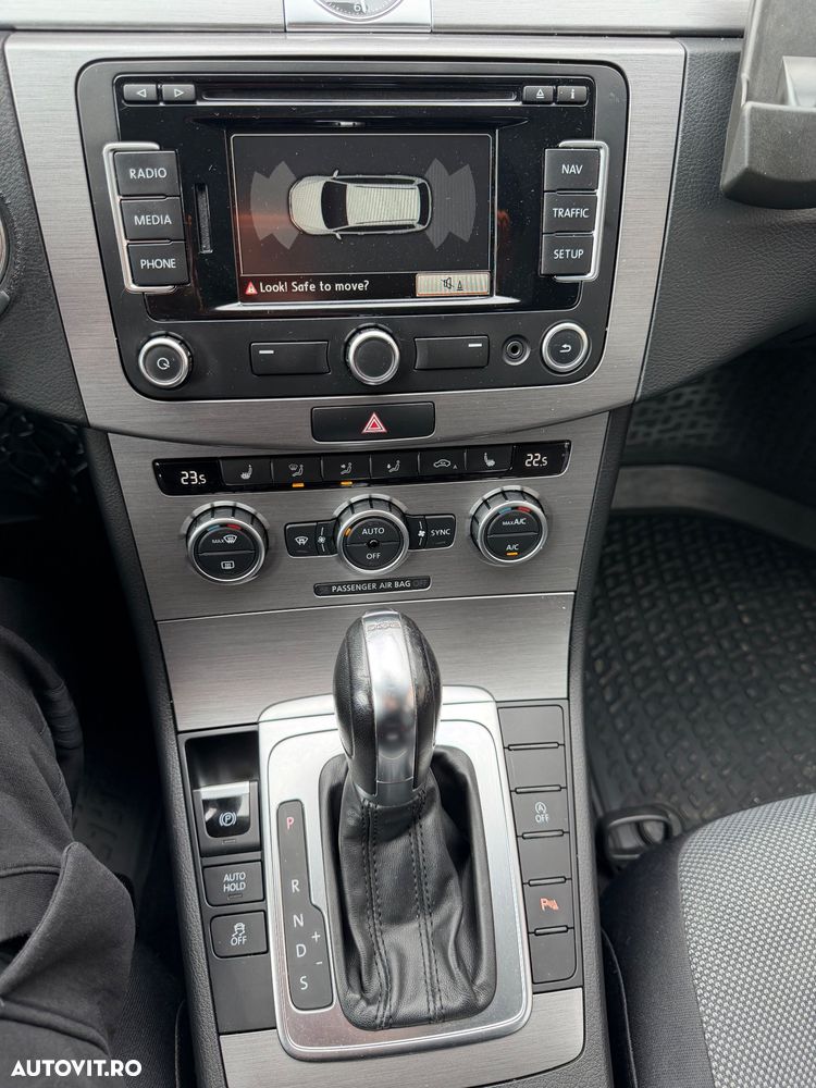 Volkswagen Passat 2.0 TDI 4Motion DPF DSG Comfortline - 12