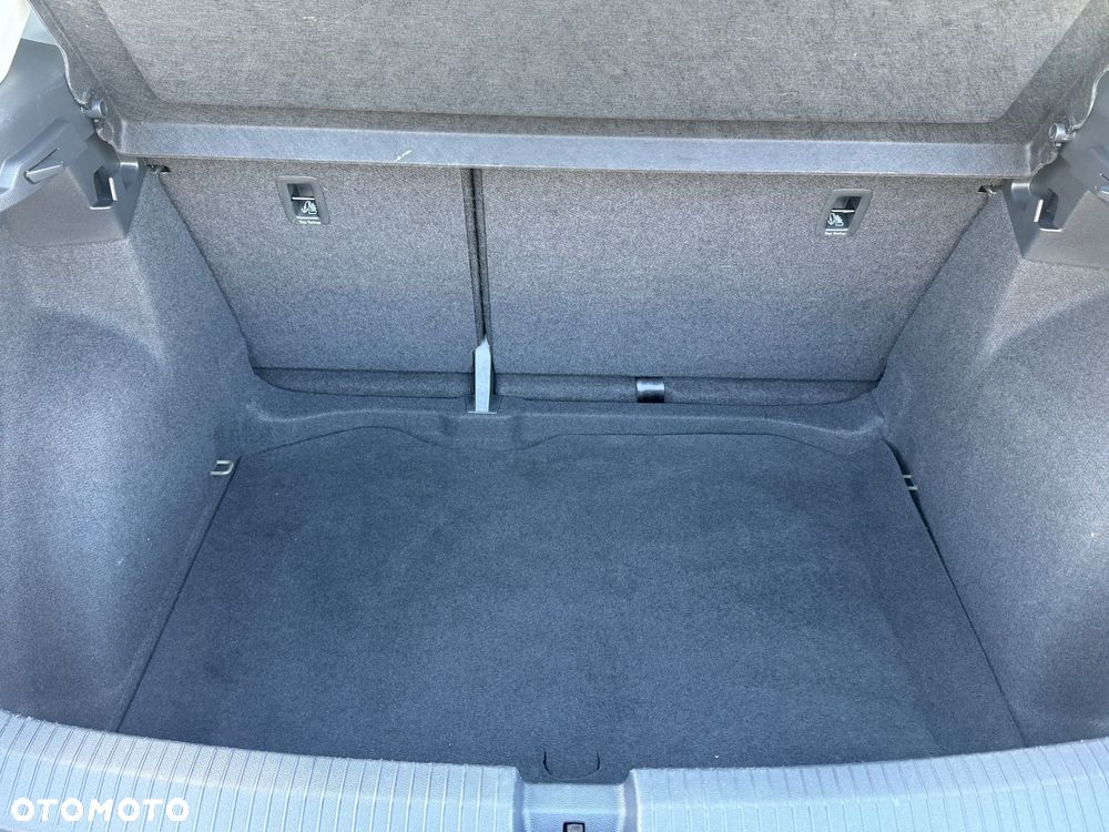 Volkswagen T-Roc - 23