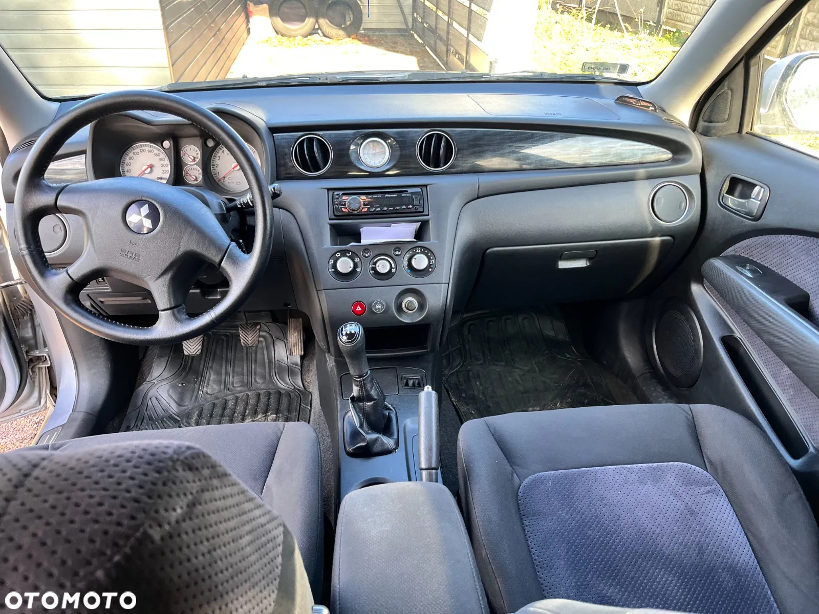 Mitsubishi Outlander 2.0 Comfort 4WD - 2