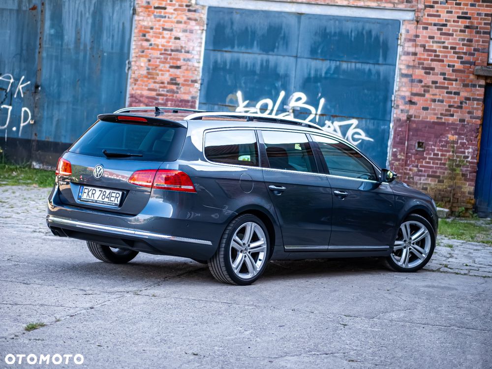 Volkswagen Passat 2.0 TDI Highline - 25
