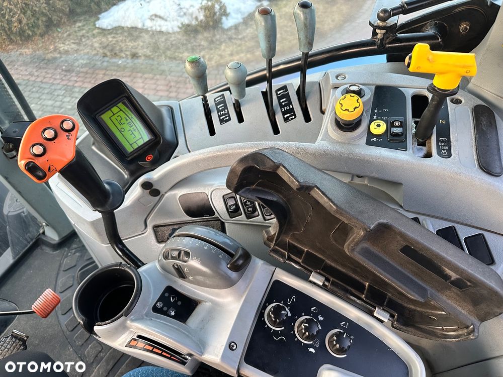 New Holland T7.220 * PowerCommand * PowerShift * - 8