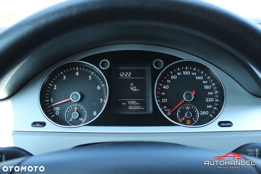 Volkswagen Passat - 8