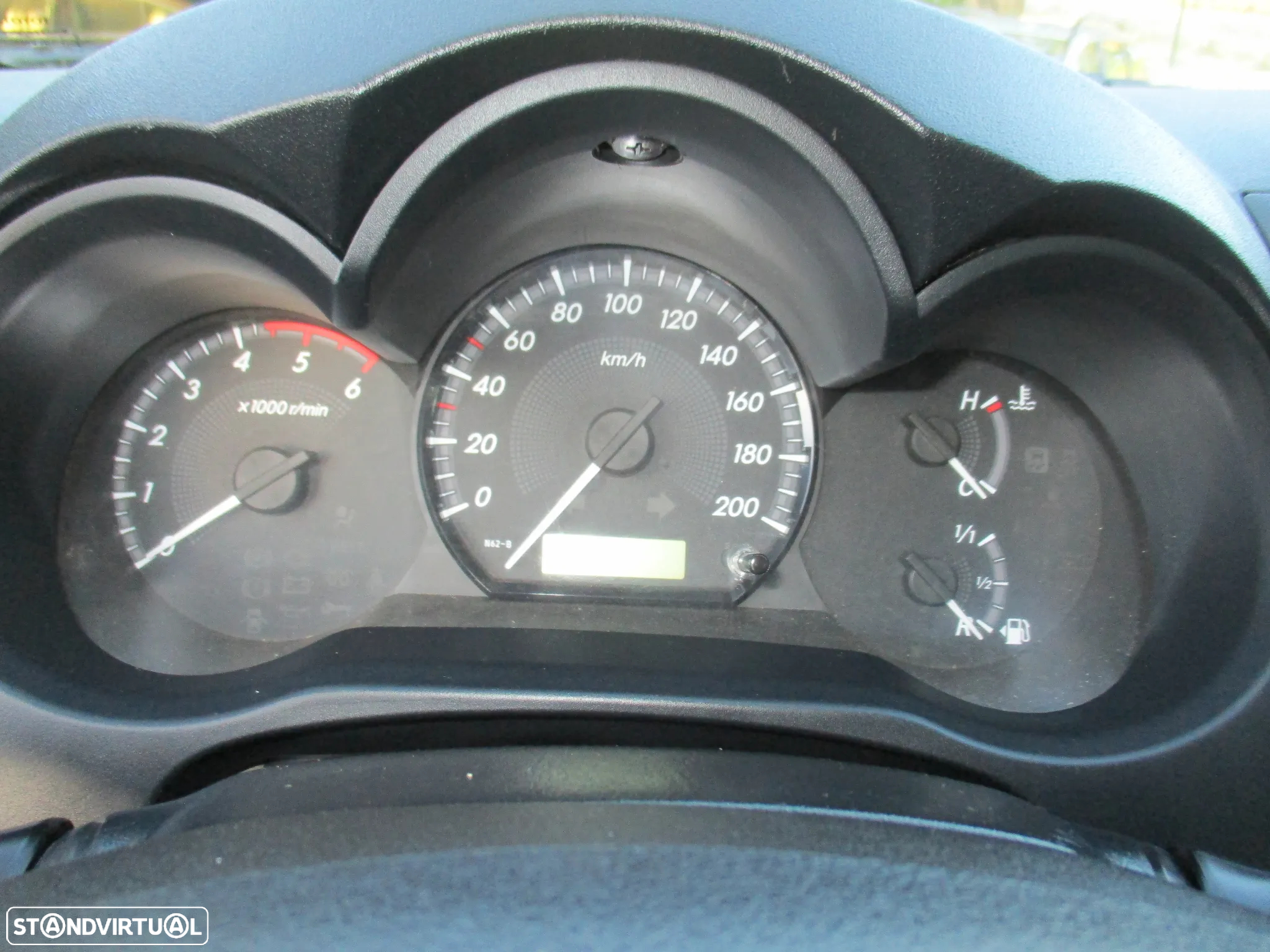Toyota HILUX - 16