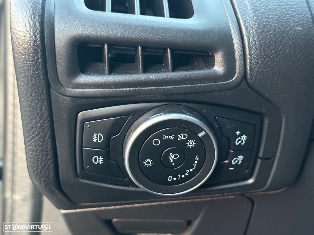 Ford Focus SW 1.5 TDCi Titanium DPS - 18