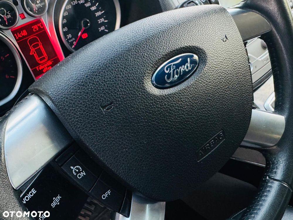 Ford Kuga 2.0 TDCi 4x4 Titanium - 26