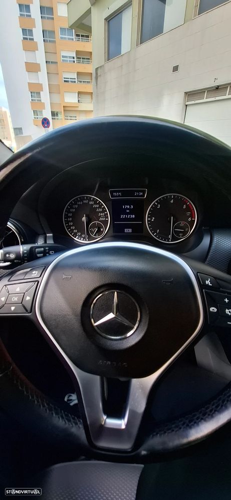 Mercedes-Benz A 180 - 6