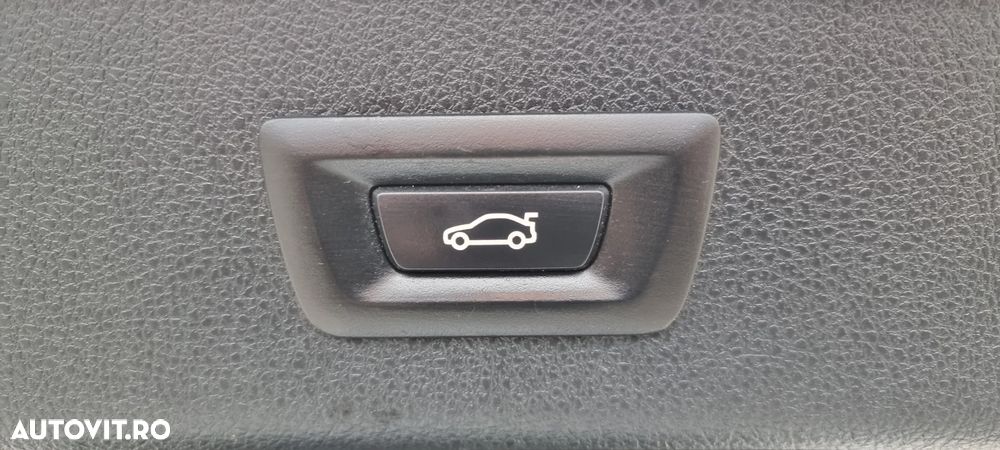 BMW Seria 3 320d xDrive Sport-Aut. - 33