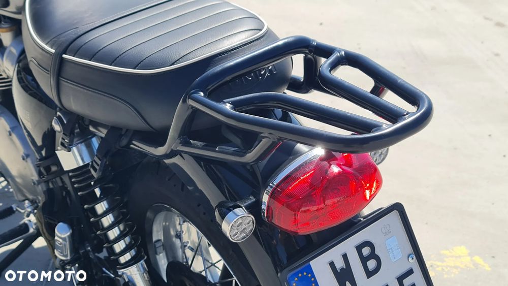 Triumph Bonneville - 9