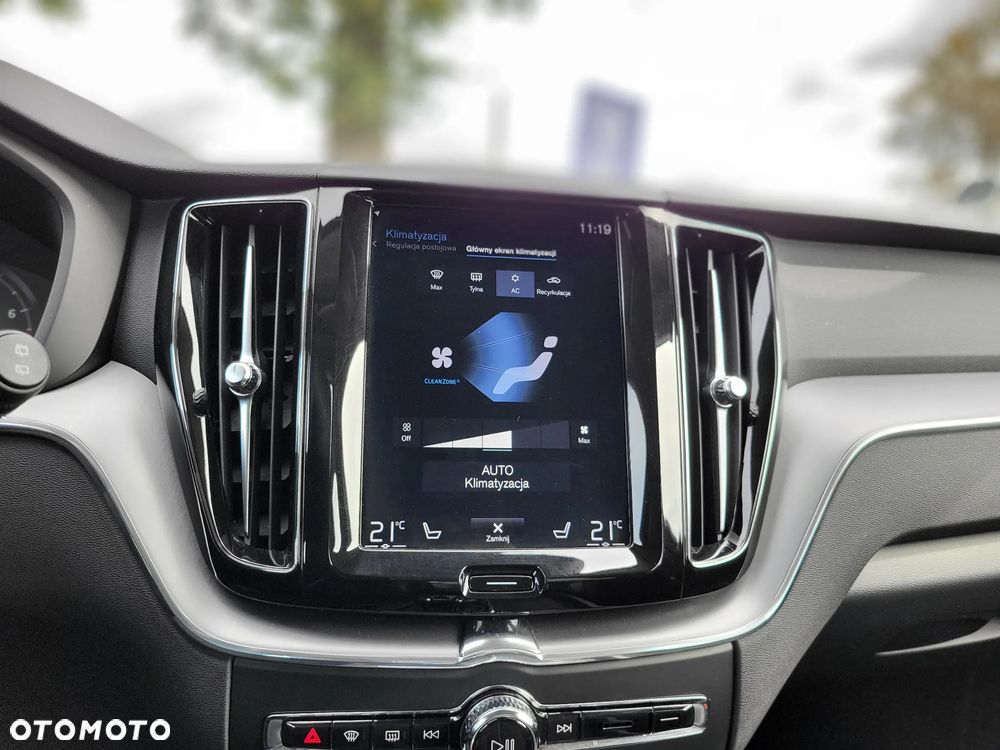 Volvo XC 60 T4 Momentum Pro - 15