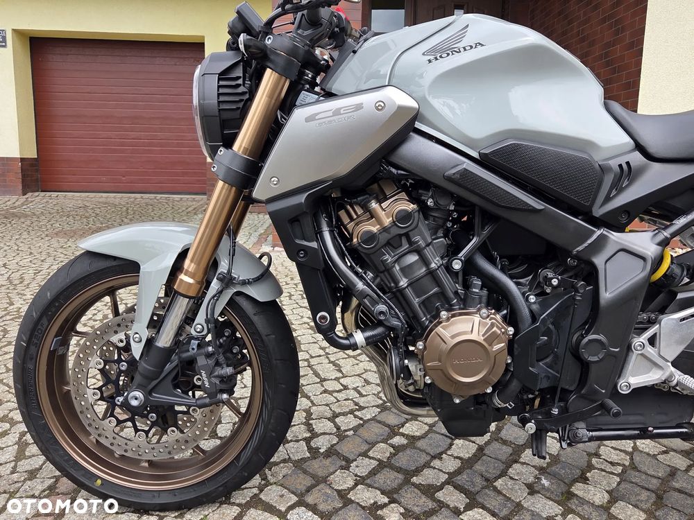 Honda CB - 8