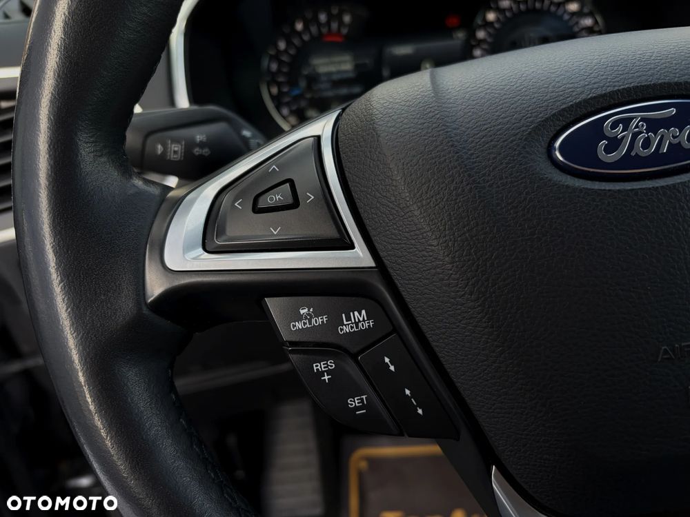 Ford S-Max 2.0 EcoBlue Titanium - 24