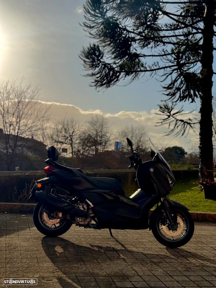 Yamaha X-Max 300 Tech Max - 9