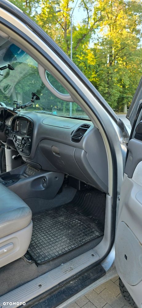 Toyota Sequoia - 19